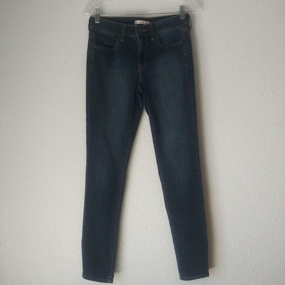 SO women's size 5 dark wash Ultimate Jeggings